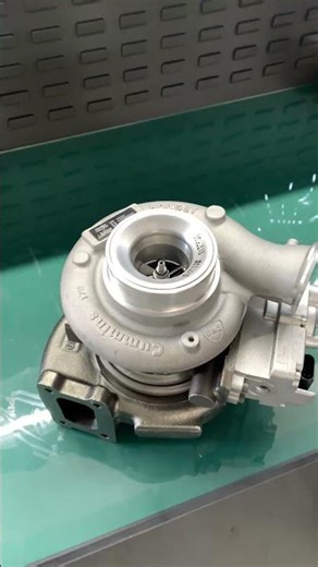 Holset remanufactured turbocharger, model HE300VG, paired with a Cummins 6.7L diesel engine.