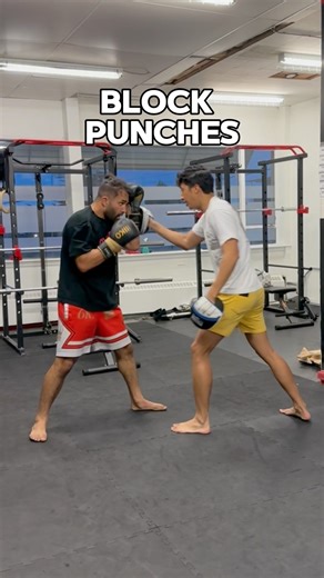 Reactive Padwork Drill: Defend & Counter Instantly! 🥊 #boxing #boxingtraining