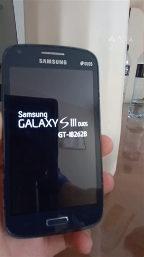 Samsung Galaxy S3 Duos #samsung #gold #old #era #2012 #duos #s3 #shorts #nostalgix #cute #antigos