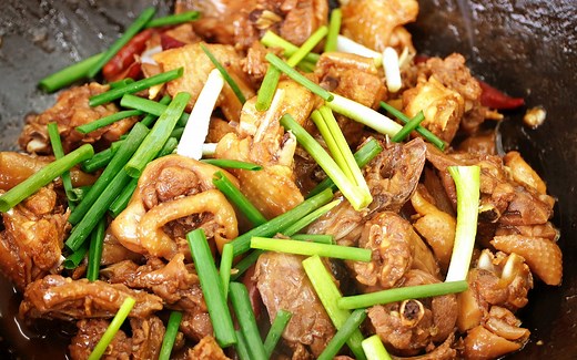 这才是草鸡最好吃的做法，我家三天两头吃，上桌连汤都不剩