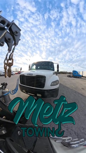 34K views · 872 reactions | got to love these M2 tankers - #tow #towlife #towtruck #towpro #truck #peterbilt #kenworth #freight #reel #reelviral #reelsfb | METZ Towing | Facebook