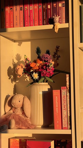 Kindle fait son Festival ce vendredi 17 avril à deux pas du Grand Palais de 16h à 18h ! Pour l'occasion je suis super contente de vous offrir 3 places pour participer à mon Tea-Time en présence d'@𝐄𝐦𝐚 𝐃𝐢𝐧𝐤𝐞𝐥 🥹💙 Au programme, temps de lecture et d'échange autour du roman Éphémère et personnalisation de coque Kindle ! Pour participer : - Tu dois être majeur - Répondre à cette question en commentaire : Quel est le dernier roman que tu as lu sur ta Kindle ?