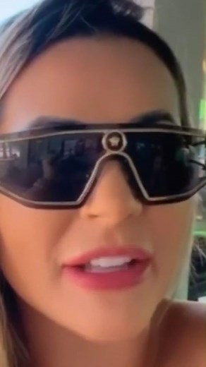 Fofocalizando on Instagram: "O que? Deolane Bezerra e Arthur Aguiar estão juntos?  A advogada esclareceu tudo! #FofocalizandoNoSBT"