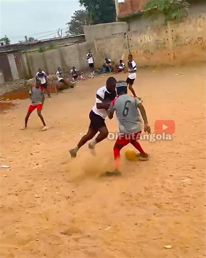 FUNNY FOOTBALL SKILLS 🤣