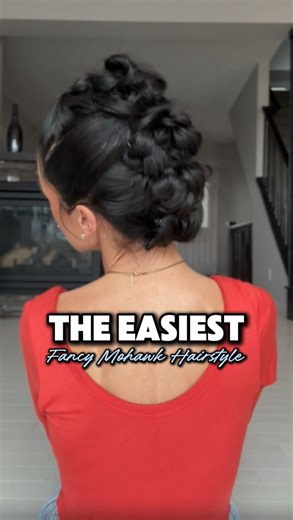 ᴇʀɪɴ ꜰɪᴇʟᴅ ꜰᴜᴅɢᴇ: Hair Growth & Hair Oil Specialist on Instagram: "If you can braid, roll and pin, you can do this fancy Mohawk hairstyle 1️⃣ Separate out one front section of you hair for later 2️⃣ you’ll then divide the rest of you hair into 3 sections as you simply braid each section 3️⃣ roll the first braid up, then pull and pin. 4️⃣ The 2nd and 3rd braid, roll them under, pull and pin 5️⃣ roll the last braid back, pull and pin PS these magic grip clips I have are freaking amazing Now that’s