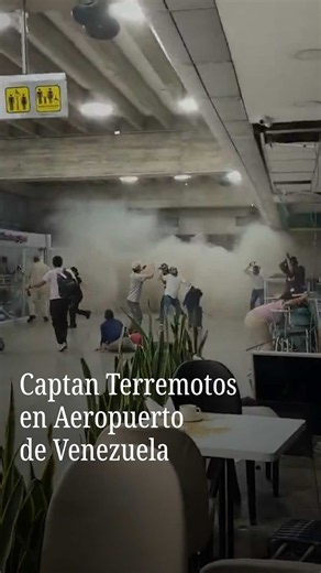 Así vivieron los terremotos de 7.2 y 7.5 grados en el Aeropuerto de Maiquetía, en Venezuela. En las imágenes se ve a las personas tratando de ponerse a salvo. #terremoto #sismo #Venezuela #viralnmás