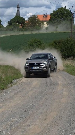 The 2026 VW Amarok Can Actually SLIDE! 😮💨 | Dusty Road Fun