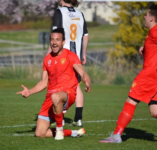 Nicolás Abot, futbolista argentino que jugó en 40 equipos y metió goles en cuatro continentes