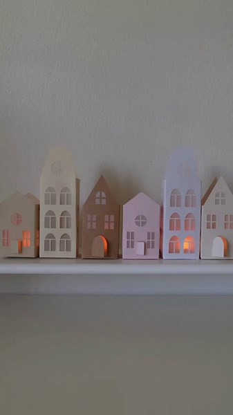 Tiny Homes Paper Lanterns 🏠