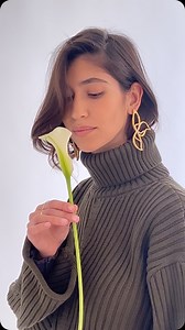 Sultanastudio on Instagram‎: "בהופעת בכורה לקראת מחר עגילי צ׳אי מהקולקציה של שי 🌷 מחכות לכן מחר בבית קנדינוף @beitkandinof יחד עם משפחת רגב אהובתנו וכל הדגמים החדשים והישנים🤍"‎