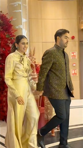 Akash & Shloka at Swadesh 💛✨ | Peace, Smiles & Positivity 👑🔥