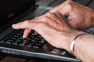 Typing fast on the keyboard The best tips! - LifeBytes