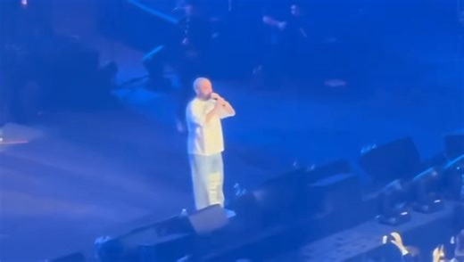 Omer Adam in front of 20,000 at Madison Square Garden. This is what we say at the seder: וְהִיא שֶׁעָמְדָה לַאֲבוֹתֵיֽנוּ וְלָנֽוּ. שֶׁלֹא אֶחָד בִּלְבָד, עָמַד עָלֵיֽנוּ לְכַלּוֹתֵנֽוּ. אֶלָּא שֶׁבְּכָל דּוֹר וָדוֹר, עוֹמְדִים עָלֵיֽנוּ לְכַלּוֹתֵנֽוּ. וְהַקָּדוֹשׁ בָּרוּךְ הוּא מַצִּילֵנוּ מִיָּדָם Vehi She’amda, La’avotainu Velanu Shelo Echad Bilvad, Amad Aleinu Lechaloteinu Ela Sheb’chol Dor VaDor Omdim Aleinu Lechaloteinu V’HaKadosh Baruch Hu Matzilenu Miyadam. And this (Hashem’s blessings 