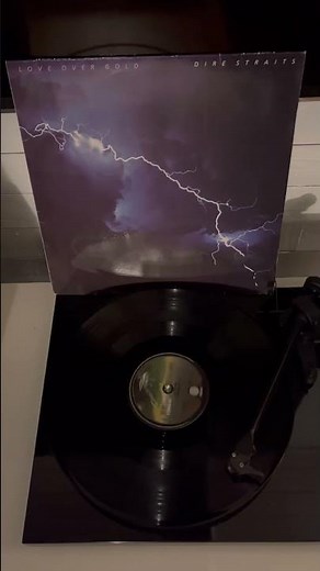 Dire Straits – Love Over Gold (1982) #vinyl #vinyloftoday #vinyloftheday #vinylreview #knopfler