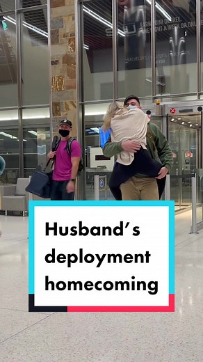 Military Homecoming: Husband's Heartwarming Return