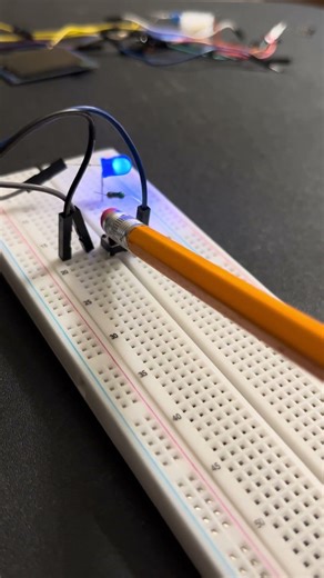 ESP32 LED On/Off Button with Arduino IDE – EASY DIY IoT Project! 🔥