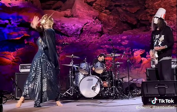 Buckethead “The Interworld and the new innocence” LIVE at The Caverns in Pelham, Tennessee (July 25th, 2025) #Buckethead #Guitarplayer #showlive #bucketheadland #guitarist #gibsonguitars #Music