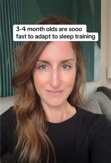 Waiting for the 4 month sleep regression to “end”? 😴This can happen Anytime between 3-5 months!! One family I worked with was stuck in a cycle with their 4-month-old waking up at 11 p.m., 1, 3, 4, and 5 a.m. 😩 They assumed it was all the sleep regression and that baby was hungry—but the truth? It was a combination of baby starting to reverse cycle feed overnight and relying on feeding and rocking as a soothing mechanism. Within a few nights of implementing her sleep plan her baby slept through