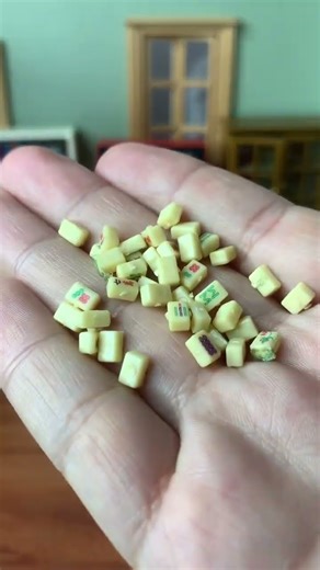 迷你厨房最小塑料椅子 #迷你厨房 #迷你食玩 #微缩食玩