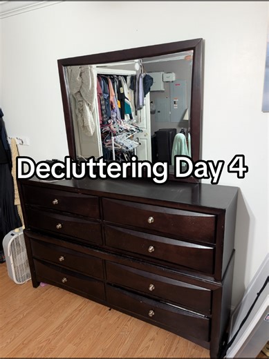Decluttering Day 4 I don't want to waste too much time thinking about what needs to be decluttered, but I'm realizing that I do need some sort of a plan. Leave a comment and let me know if there's any decluttering or organizing guides you follow. #declutter #hoarder #decluttering #marketplace #resale