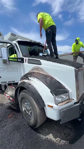 Wow! 🤯 - 🎥: @petes.paving #asphaltlife #construction #dumptruck