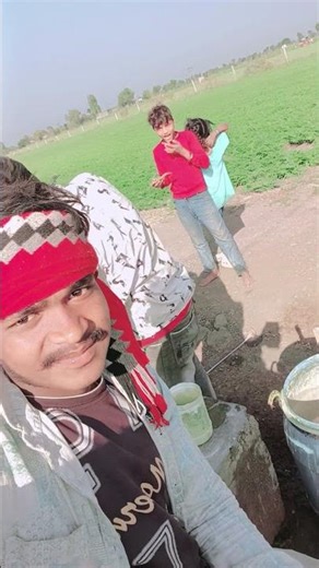 Use the edit icon to pin, add or delete clips.Tap on a clip to paste it in the text box.