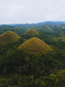 9K views · 986 reactions | Your Bohol experience will not be completed without seeing these amazing chocolate hills. Chocolate Hills, Bohol YT: youtube.com/c/JharmCabatas IG: instagram.com/Lakwatserongengineer DISCLAIMER: No copyright infringement intended. I do not own the audio in this video. They belong to their rightful owners. #Bohol | Lakwatserong Engineer | Facebook