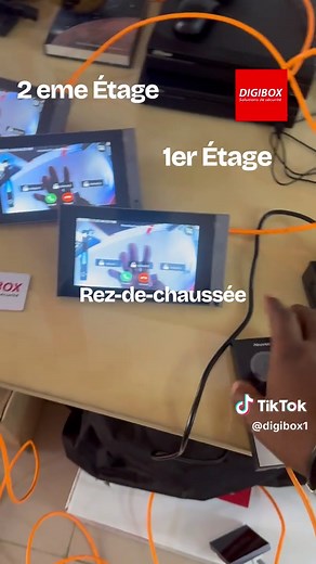 🎥📱 Visiophone Multi-Écran : Sécurité et Confort Ultimes ! 🔹 Surveillez votre entrée depuis plusieurs écrans – maison, bureau ou même à distance ! 🔹 Vidéo HD et audio clair pour voir et entendre vos visiteurs sans effort. 🔹 Contrôle à distance : ouvrez votre portail depuis votre smartphone. 🔹 Design moderne pour s’intégrer parfaitement à votre intérieur. 🚀 Sécurisez votre maison avec la technologie de demain ! 📍 Disponible chez DIGIBOX ! Commandez maintenant ! Contact: (229) 0196439696 #S