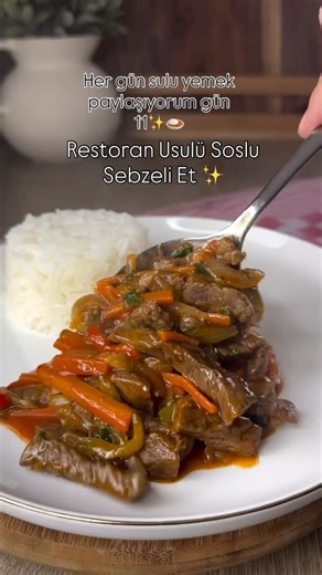 Şeften Tarifler 👩🏼‍🍳🍽️ | Herkese merhaba ☀️❤️🤗 Lokum gibi yumuşacık et, bol sebze ve enfes sosuyla sofraların yıldızı ⭐ Denemeyen kalmasın 🤍 Yanına pilav ya da... | Instagram