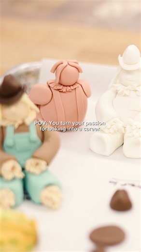 Spokane Community College’s one-year Baking Certificate helps turn a passion for baking into a career in the baking and pastry industry. In this hands-on baking program, students learn: • Bread, pastry, cake, and doughnut production • Icing, filling, and cake decorating techniques • How to use professional bakery equipment • Costing, supplies, and merchandising skills Learn from top pastry chefs at SCC’s Inland Northwest Culinary Academy and gain real experience in a student-run bakery on campus