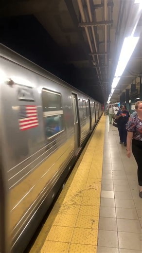 MTA (D) train Departs Atlantic Avenue Barclays center