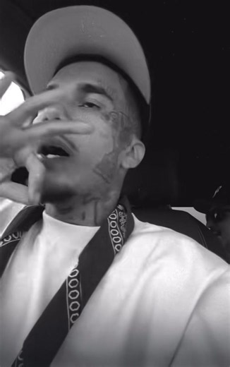Peysoh sings his playboys gang song🏆 @Peysoh 🏆 #car #singing #gang #peysoh #playboys