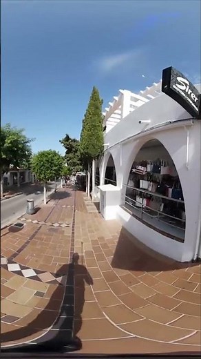 Cala d'Or: Ein 360° Blick auf die Gassen – und was die kleinen Läden wirklich sagen!