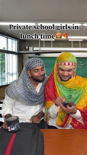 Girls vs boys in lunch time🍔🍕..#lunch #fastfood #zomato #classroom #food #lunchvideo