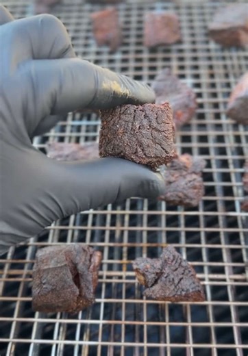 Eating with Edward on TikTok