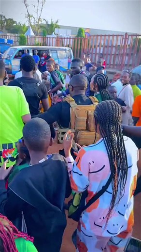 Bodyguards vs. Alien Skin Bodyguards