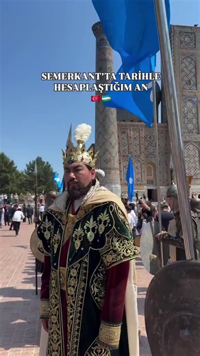 Beyazıt'ın eşi Destina hatunu, Beyazıt'ın önünde çırılçıplak soyarak içki servisi yaptırmasıyla meşhurdur Timur. Hani yeri gelmişken söyleyeyim dedim. İyi bir komutan, iyi bir siyasetçi ama çok da ahlaklı bir adam değildir.