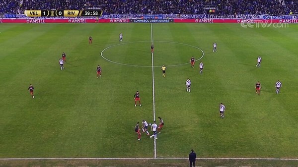 [国际足球]南美解放者杯1/8决赛：萨斯菲尔德VS河床