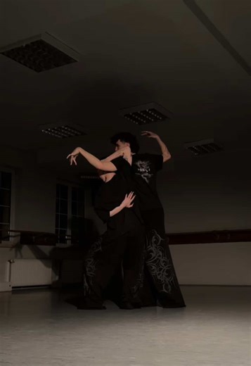 Freestyle Dance Duo Performance