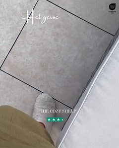 Met een eenvoudig en tijdloos Scandinavisch ontwerp passen onze luxe vilten pantoffels perfect in elk huis, ongeacht de stijl. - Italiaans wolvilt van de hoogste kwaliteit - Ultra-lichte zool gemaakt van biologisch suède / rubber - Ergonomische, verwijderbare inlegzolen - Lage hielkap - makkelijk aan te trekken - OEKO-TEX® gecertificeerd | The Cozy Sheep