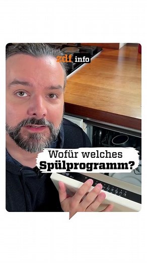 Deine Spülmaschine hat tausend fancy Optionen, aber du nutzt immer nur das Standard-Programm? 🍽️😱 Was wozu gut ist und wie das Geschirr genauso gut, aber sparsamer sauber wird, erfährst du im Beitrag. ⏳🐌😂 #zdfinfo #spülmaschine #lifehack #wissen #küche