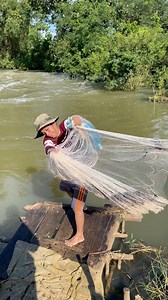 1.5M views · 10K reactions | Cast net fishing videos | Traditional cast net fishing #fbreelsfypシ゚viralシ,#reelsviralシ,#fypシ゚,#viralfishing,#fishingnet,#CastNetFishing,#បង់សំណាញ់,#cambodia,#បង់ត្រី,#សំណាញ់ខែ្មរ | S.E Daily Fishing | Facebook