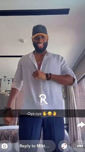 #BBNaija Emmanuel showing that he can dance 😅 | RealityTving