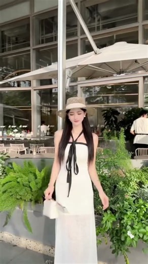 🌿 Jin Xíu’s Garden Elegance | White Maxi Dress & Straw Hat Vibes #FashionShorts #SummerStyle