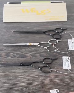����✂️ Wings scissors - in various colours. All are hand-forged in Kamagaya, JAPAN. ✂️✨An easy option of no hassle Klarna interest free payments ‍♀️ Dont settle for less ! ✨ #RuleWithStyle #wings ✂️✨ #StyleRoyalty #YoiScissors #JapaneseArtistry #HaircuttingRevolution #EliteStylists #ProScissors #BarberGameStrong #UKBarbers #SalonLife #UltimateTools #StyleMasters ⏳ Wings are great ✨ #SnipInStyle #TimelessTools | Yoiscissors | Facebook