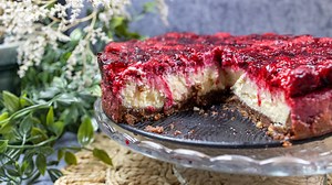 Malinový cheesecake s bílou čokoládou - fotografie 4 - Toprecepty.cz