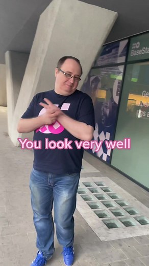 Hello im Adrianna #basestack #streetphotography #ping #esport #games #dc