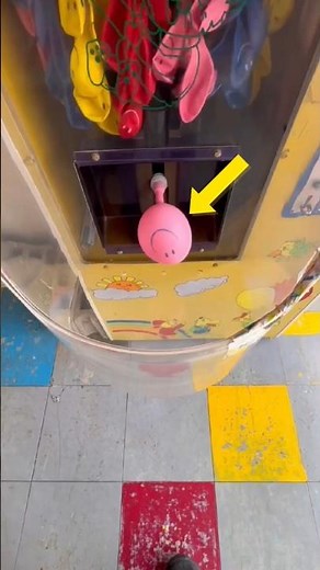 How's That Possible? This Machine Sells Balloons Automatically! 🤯🎈