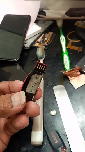 ‏BROKEN USB FLASH DRIVE FIX... FINALLY SUCCESSES. 😎😎👍👍#viralvideo