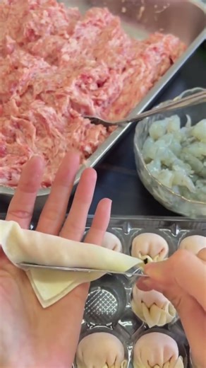 Here’s the process of making shrimp dim sum, shaped and prepared neatly for distribution #viral